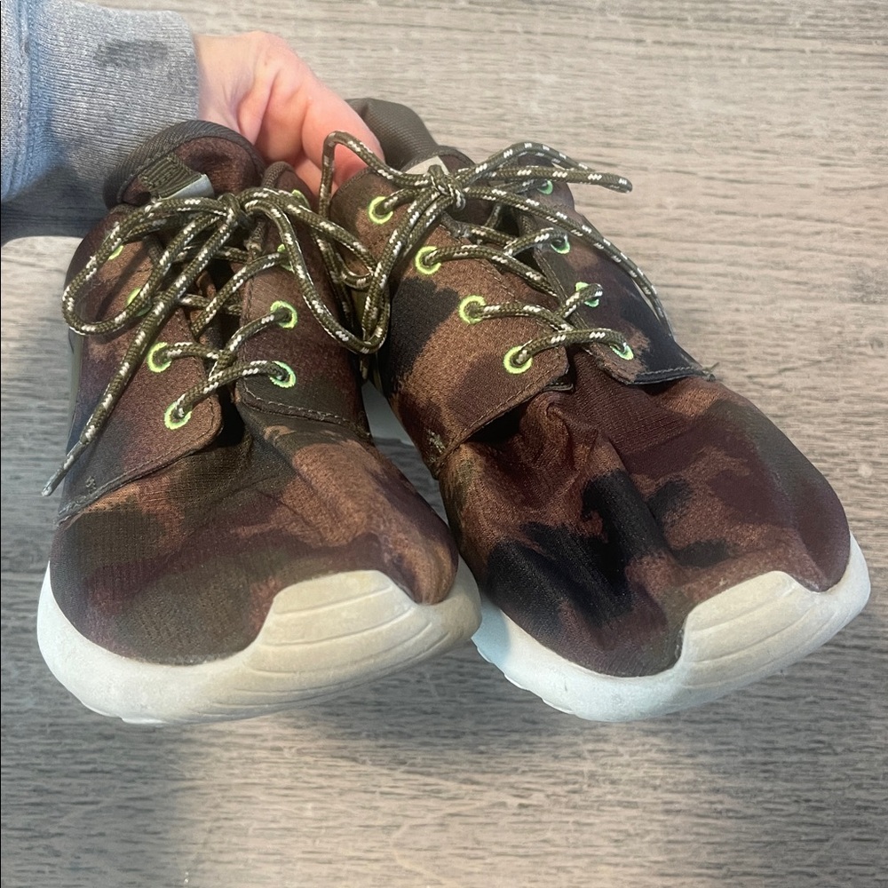 Nike Roshe Run Print ‘Camo’ Sneakers Women's Size 9 - Picture 5 of 6